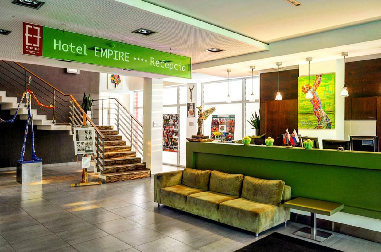 Hotel Empire Trnava Esterno foto